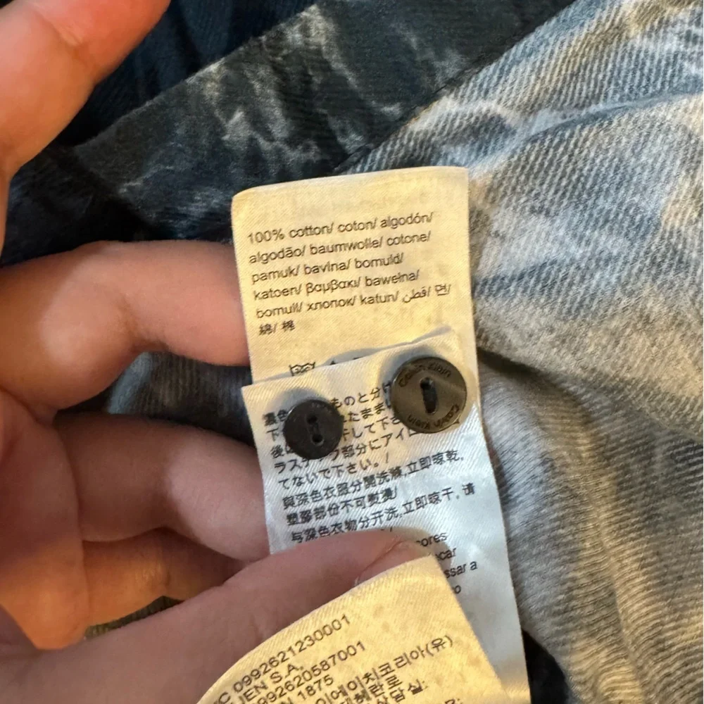 Calvin Klein Gray Casual Button Down Shirt

#1126 - Picture 4 of 6